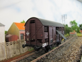 K242  Wagon couvert double plancher