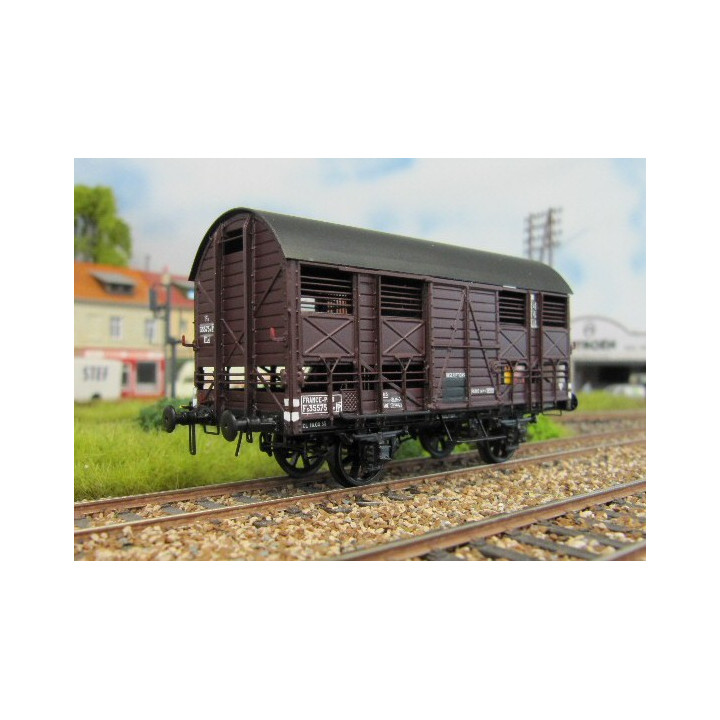 K242  Wagon couvert double plancher