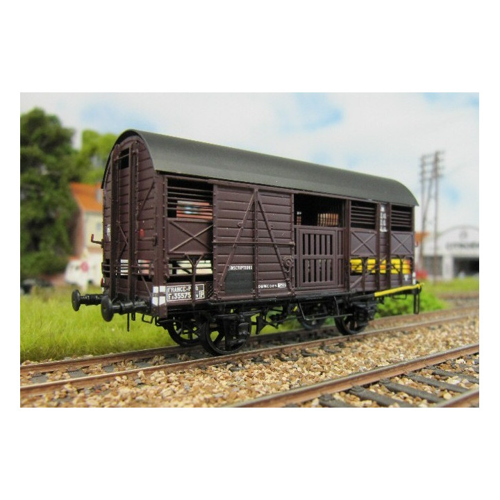 K242  Wagon couvert double plancher