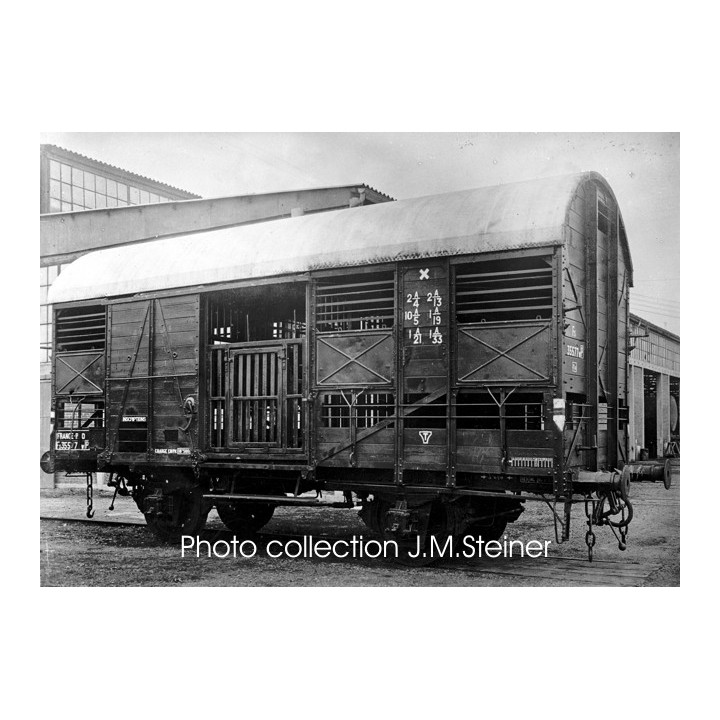 K242  Wagon couvert double plancher