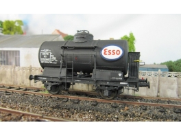 K244   Wagon citerne Esso 