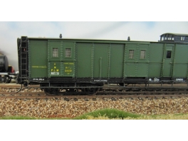 K137  Fourgon PLM à bogies et vigie centrale
