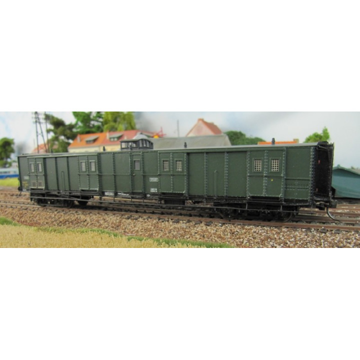 K137  Fourgon PLM à bogies et vigie centrale
