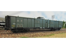 K137  Fourgon PLM à bogies et vigie centrale