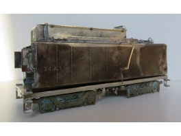 prototype non définitif, caisse juste posée sur chassis.