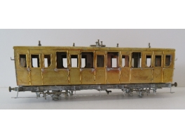 K161  Voiture Est 2 essieux portières et toilettes type A4t