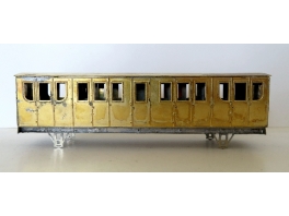 K166  Voiture Est 2 essieux portières et toilettes type AB4st