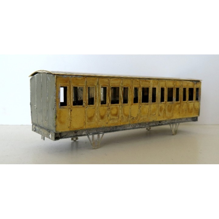 K167  Voiture Est 2 essieux portières et toilettes type B5