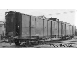 K137  Fourgon PLM à bogies et vigie centrale