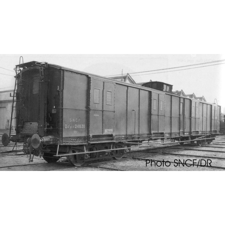 K137  Fourgon PLM à bogies et vigie centrale