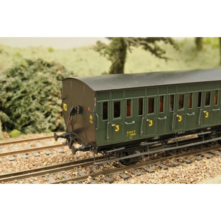K134  Voiture Nord 2 essieux et portières type C6 de 9,82m
