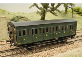 K134  Voiture Nord 2 essieux et portières type C6 de 9,82m