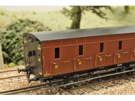 K134  Voiture Nord 2 essieux et portières type C6 de 9,82m