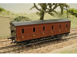 K134  Voiture Nord 2 essieux et portières type C6 de 9,82m